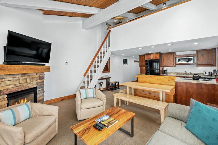 #1309 - Grape - Living Area