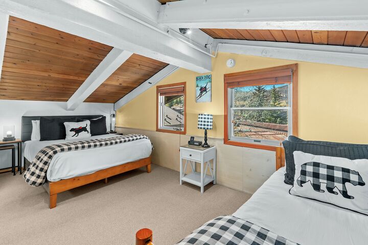 #1309 - Grape - Loft Bedroom