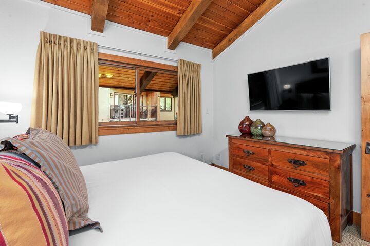 #1313 - Grape - Bedroom