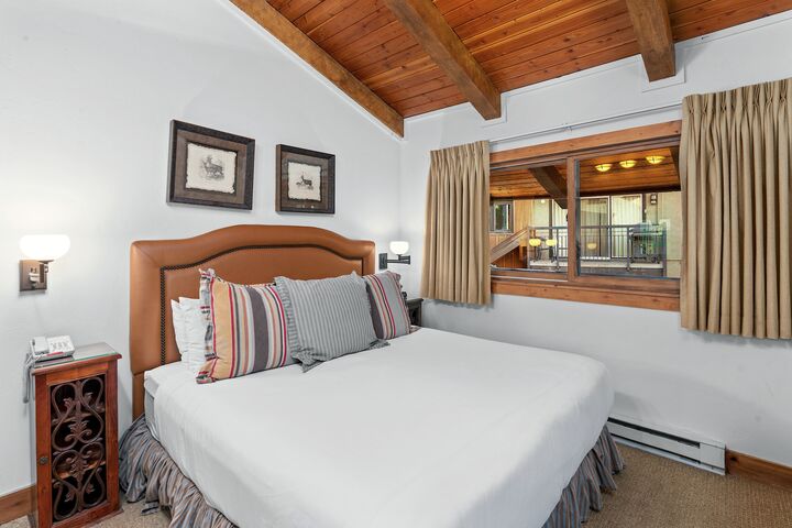 #1313 - Grape - Bedroom