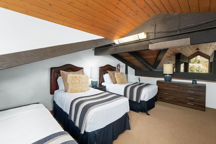 #2313 - Hickory - Loft Bedroom