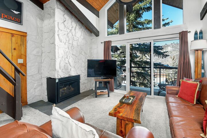 #3301 - Juniper - Living Area