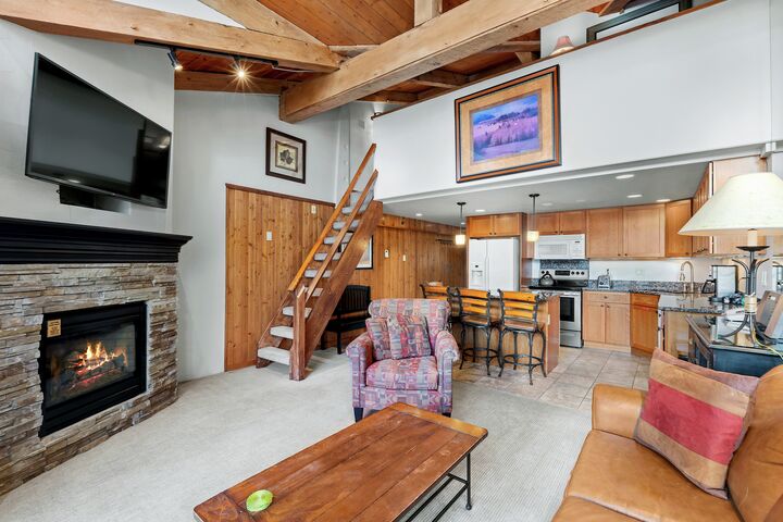 #3302 - Juniper - Living Area