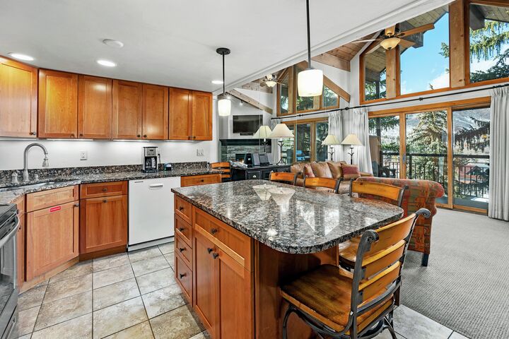 #3302 - Juniper - Kitchen