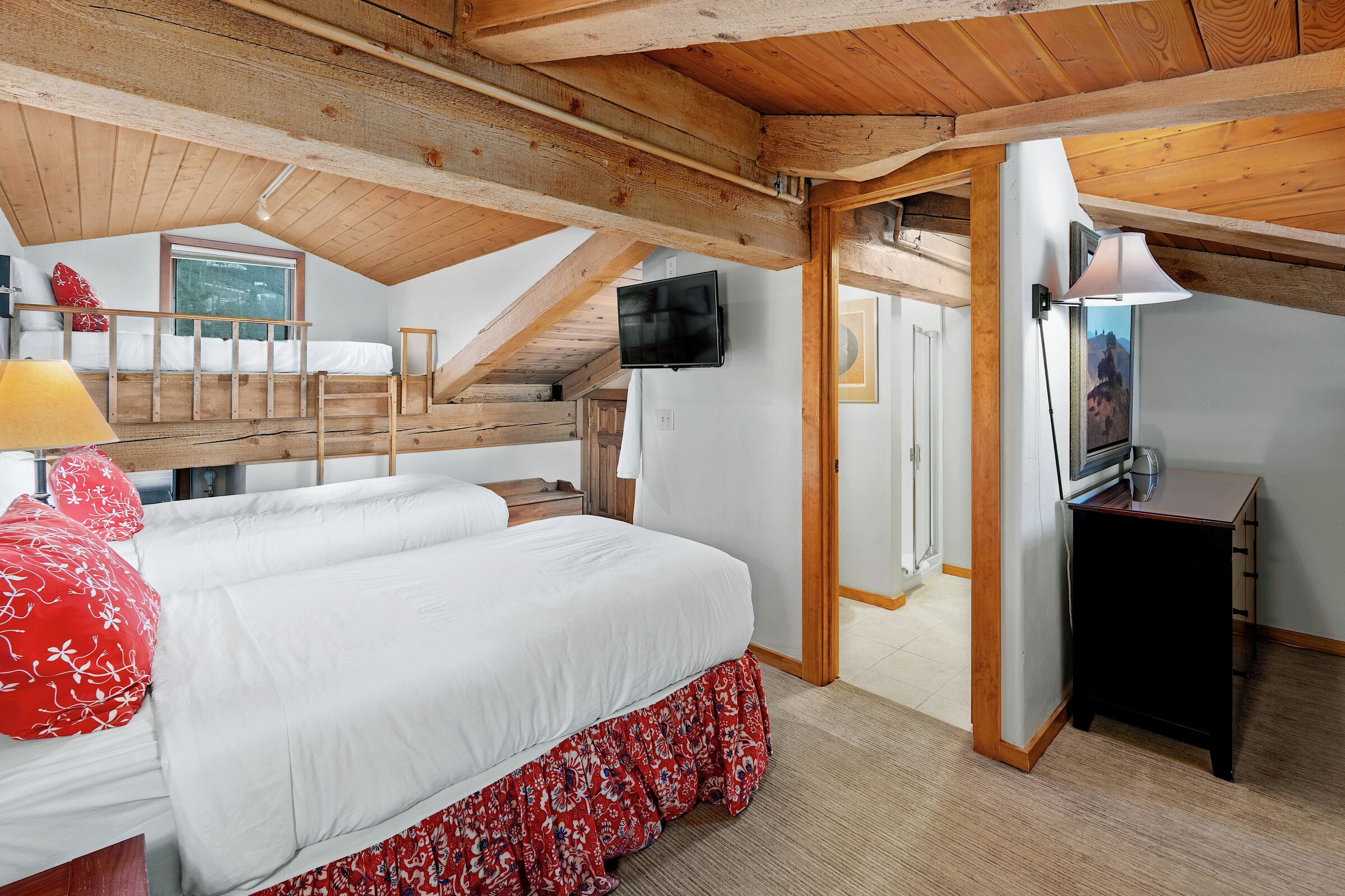 #3302 - Juniper - Loft Bedroom