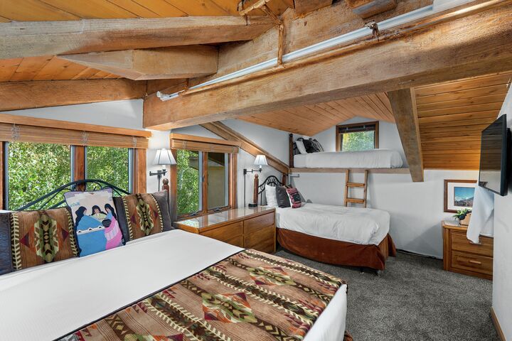 #3303 - Juniper - Loft Bedroom