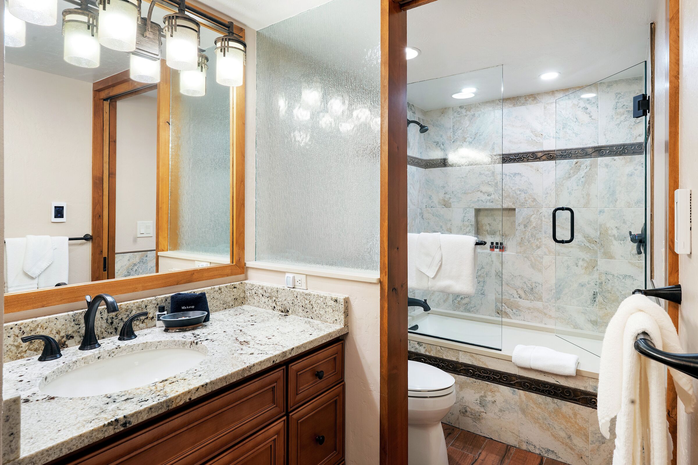 #3303 - Juniper - Ensuite Bathroom