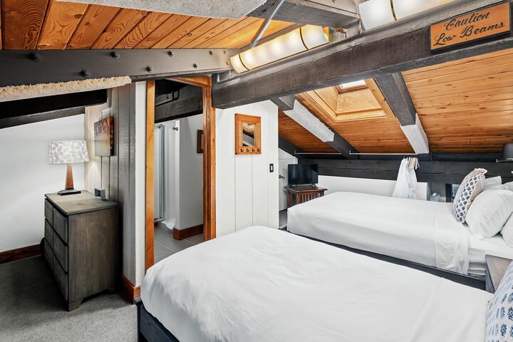 #3305 - Ivy - Loft Bedroom