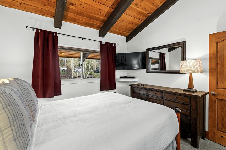 #3305 - Ivy - Bedroom