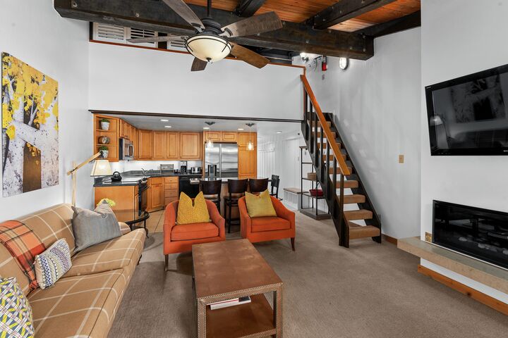 #3309 - Ivy - Living Area