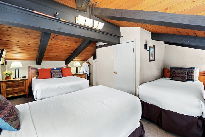 #3313 - Ivy - Loft Bedroom