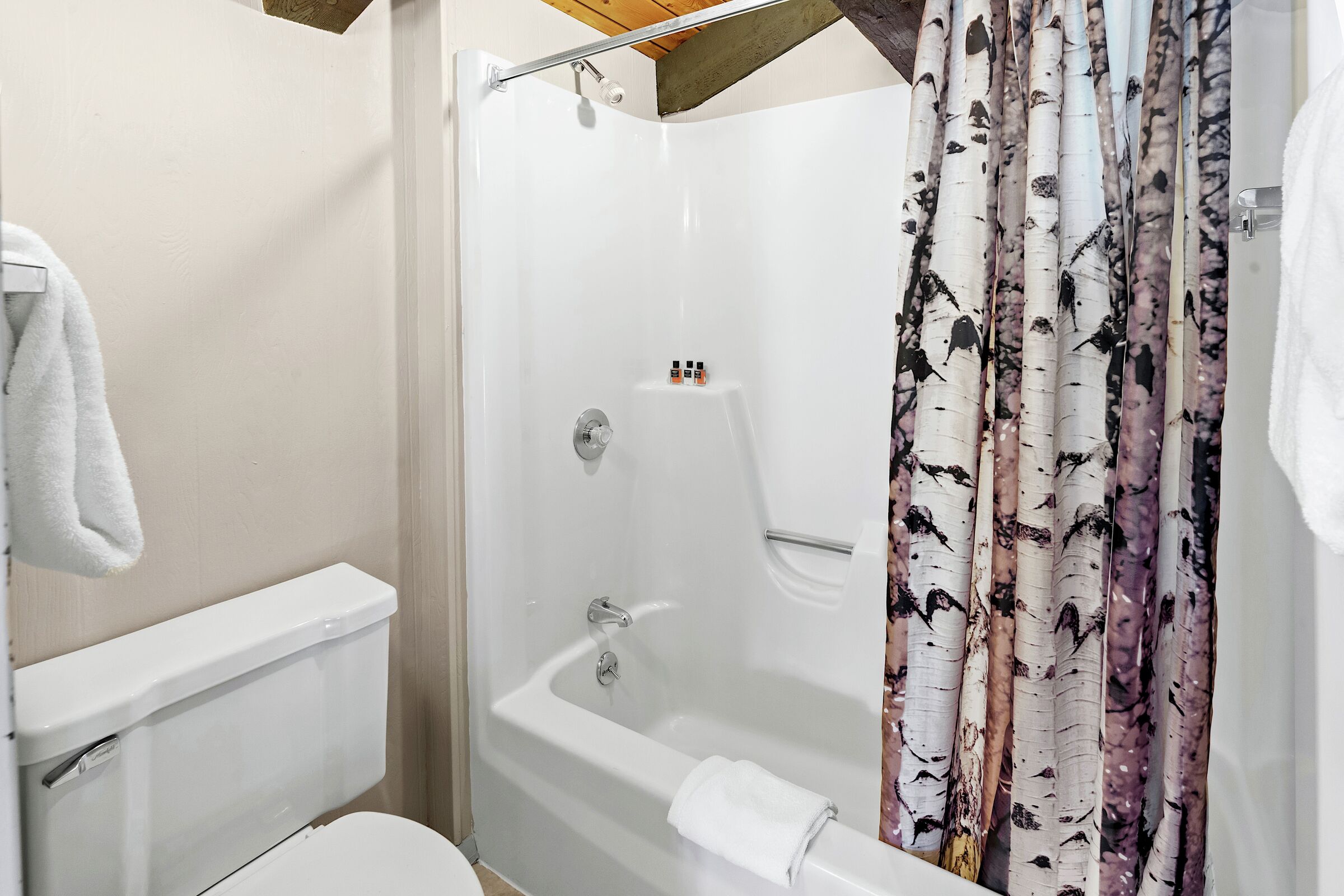#3313 - Ivy - Loft Bathroom
