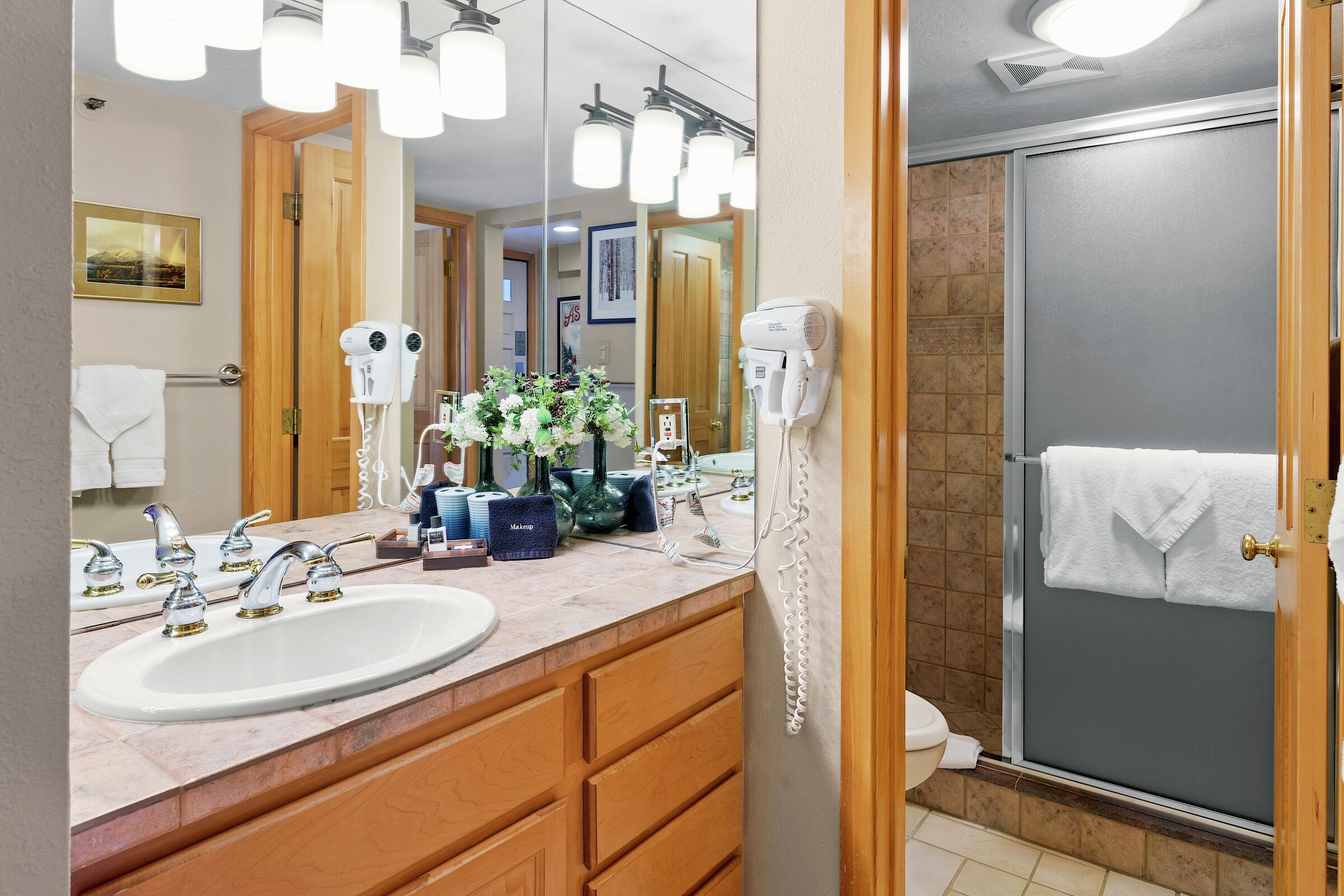 #3313 - Ivy - Ensuite Bathroom