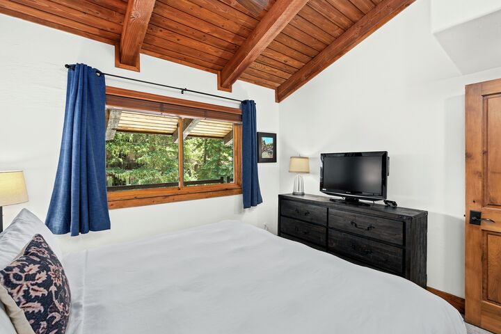 #1303 - Aspen - Bedroom