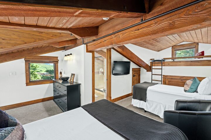 #1303 - Aspen - Loft Bedroom