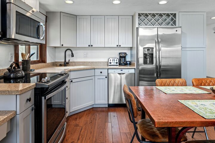 #1303 - Aspen - Kitchen