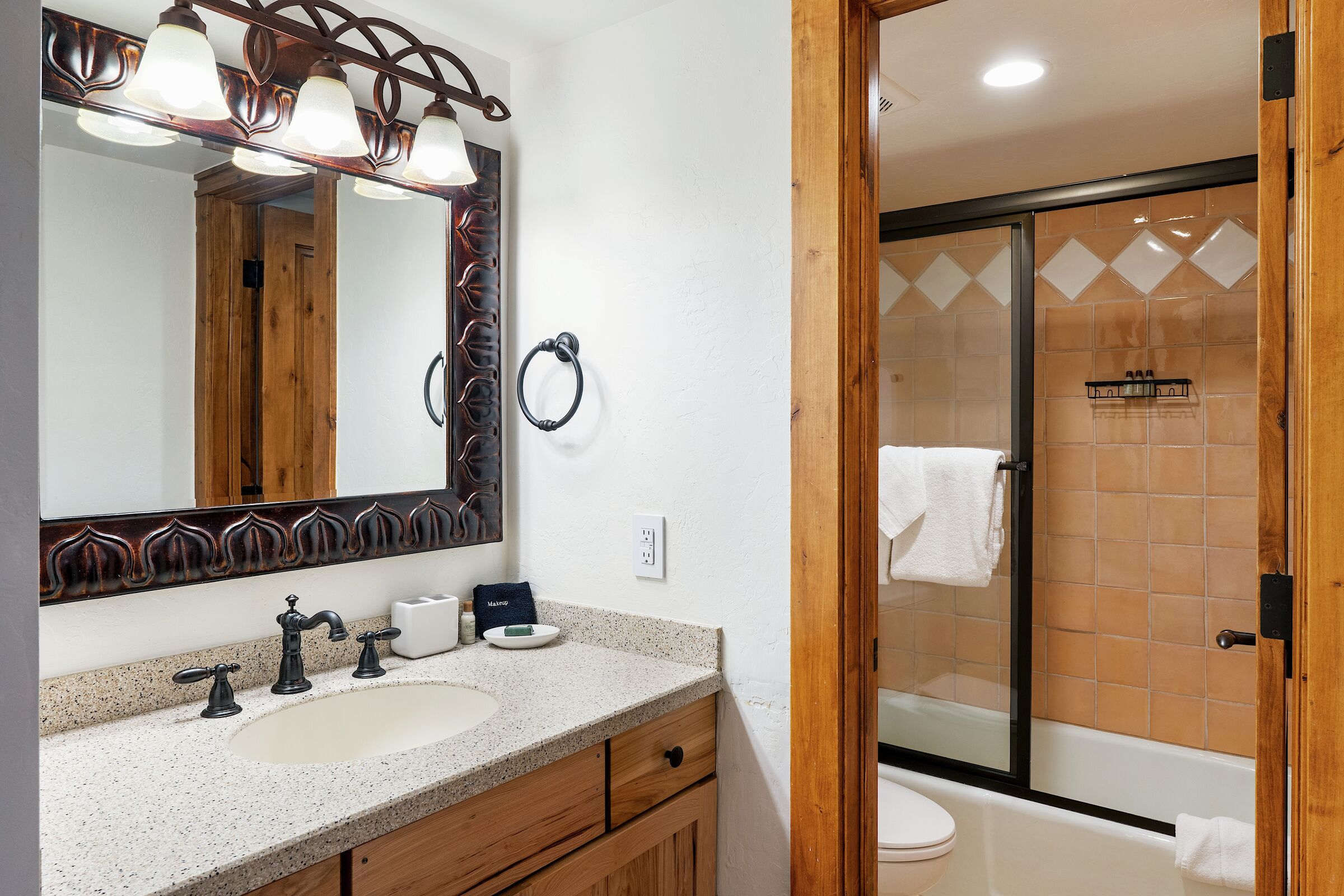 #1303 - Aspen - Ensuite Bathroom