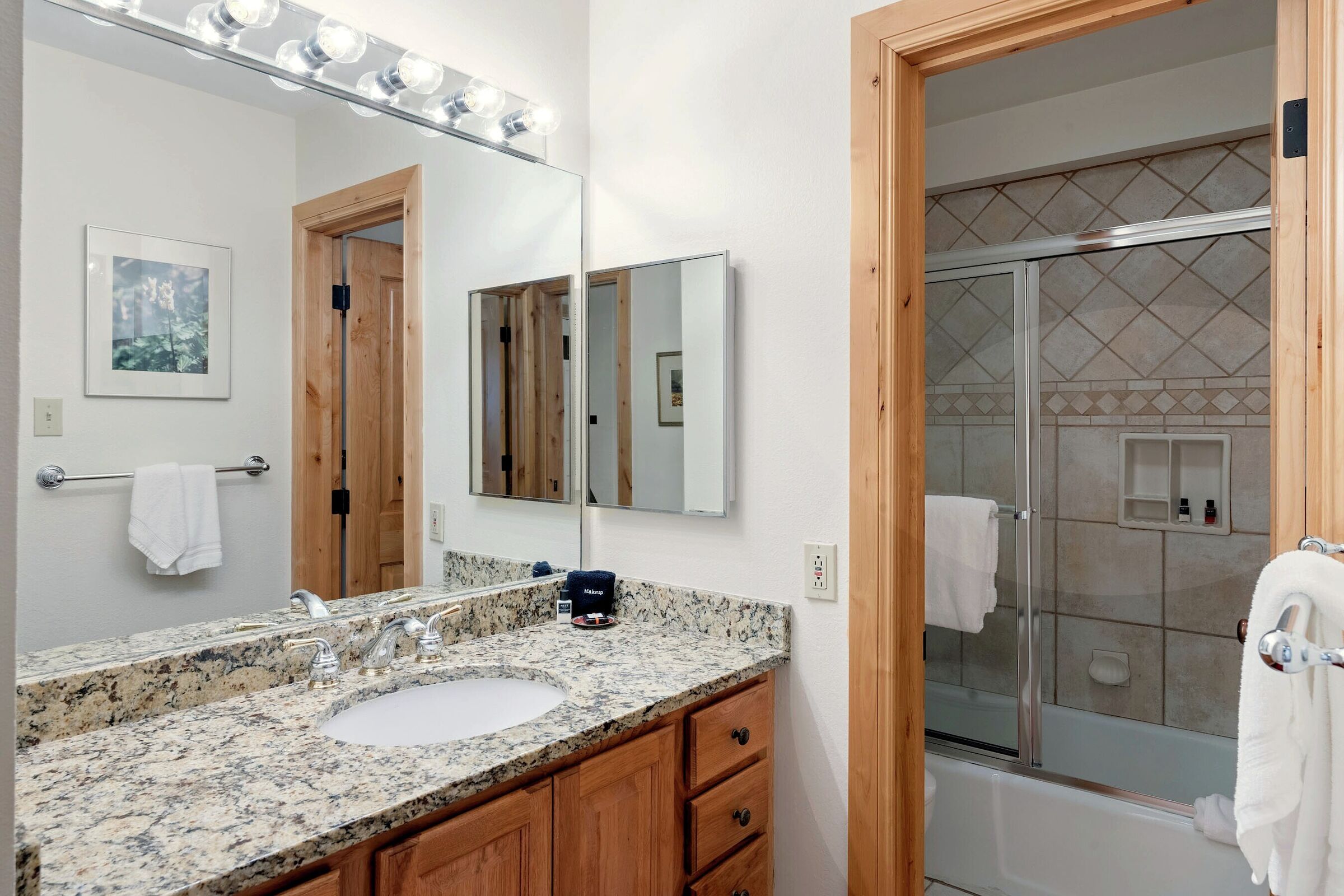 #1110 - Dogwood - Ensuite Bathroom