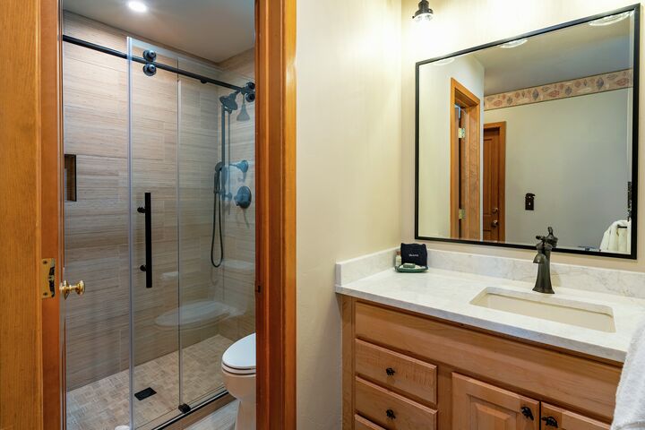 #1117 - Fir - Master Ensuite Bathroom