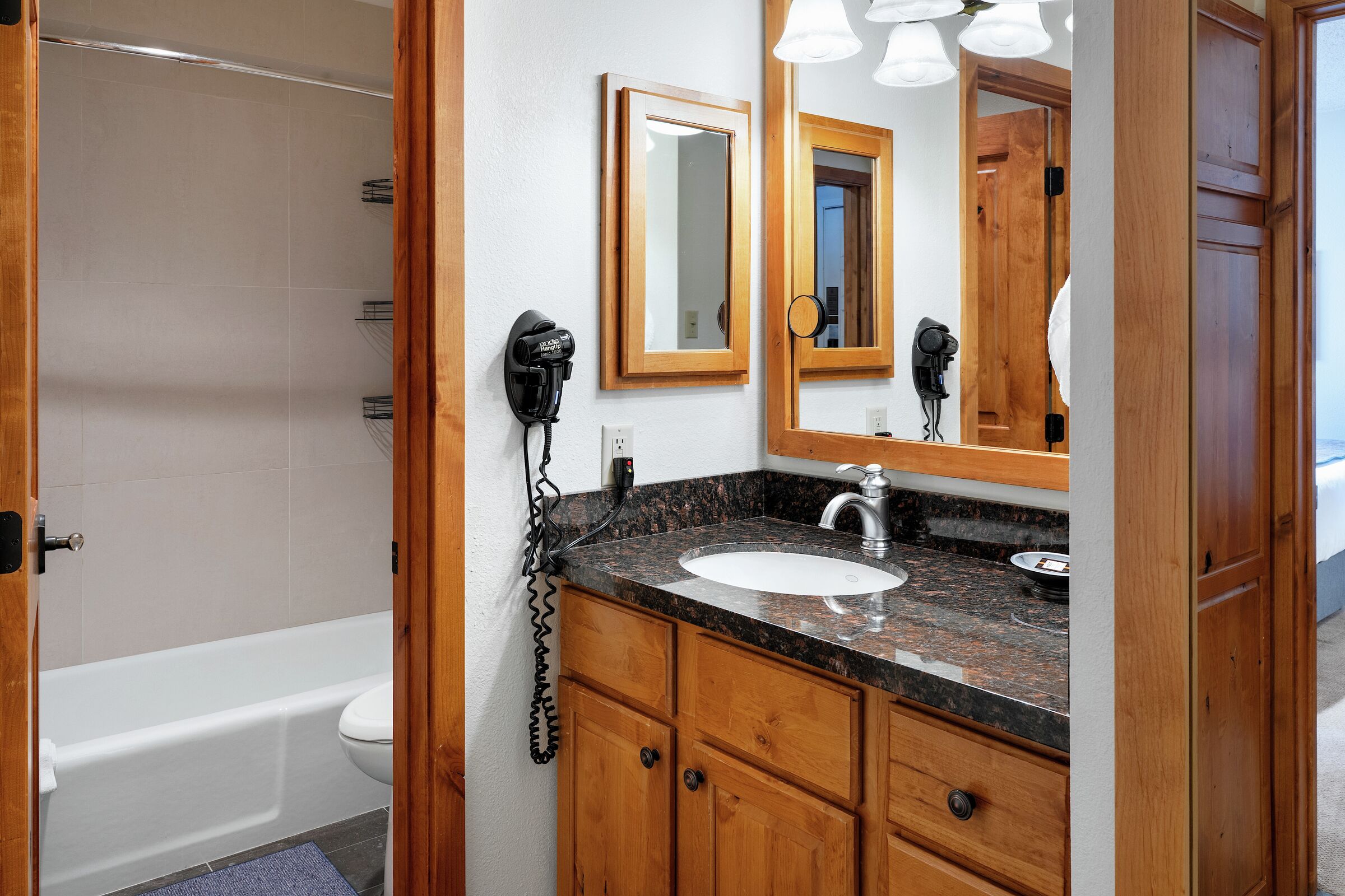 #2101 - Beech - Ensuite Bathroom