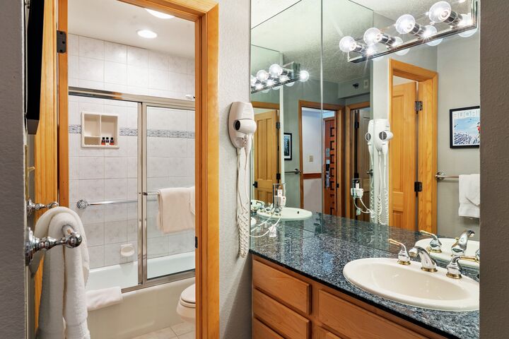 #2108 - Elm - Ensuite Bathroom