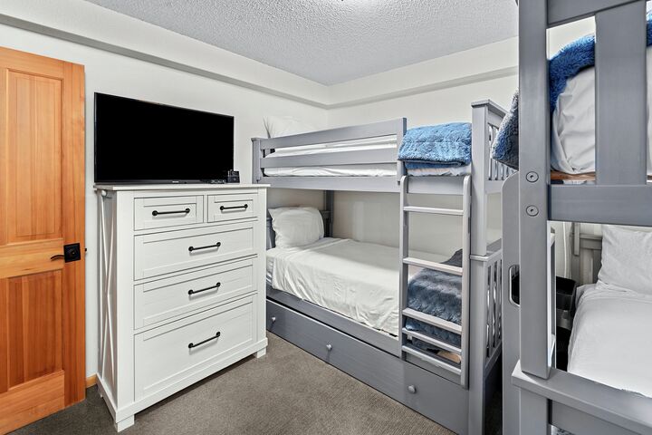 #2108 - Elm - Bedroom