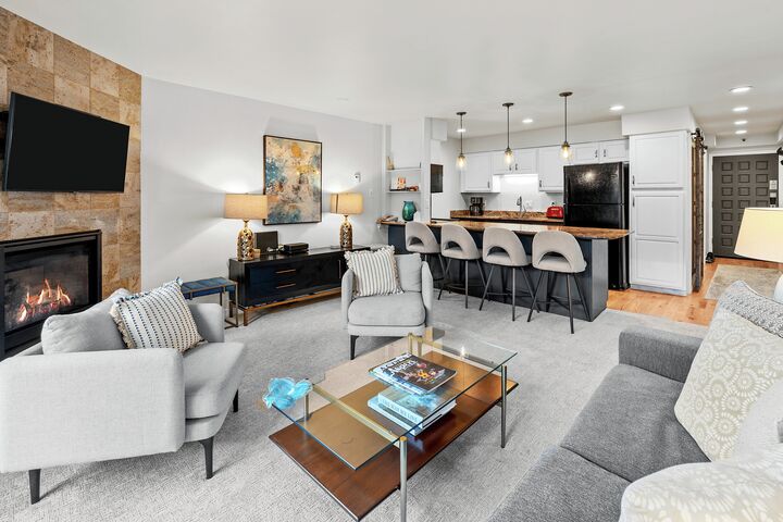 #2112 - Hickory - Living Area