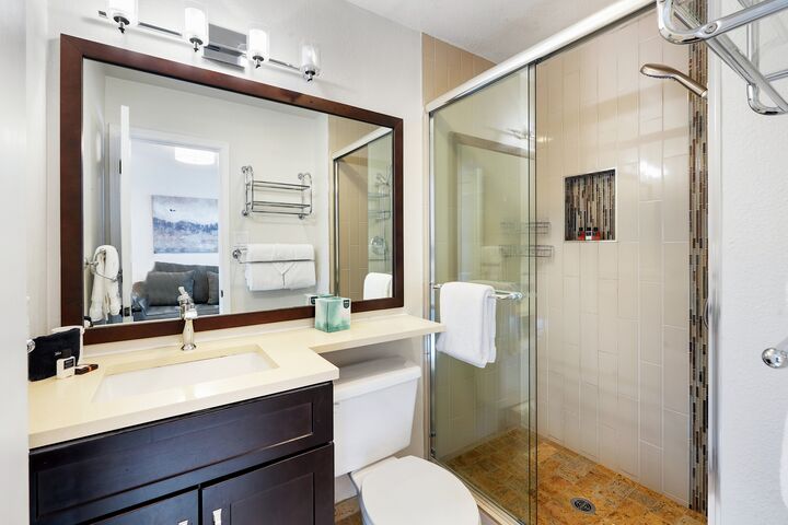 #2112 - Hickory - Master Ensuite Bathroom