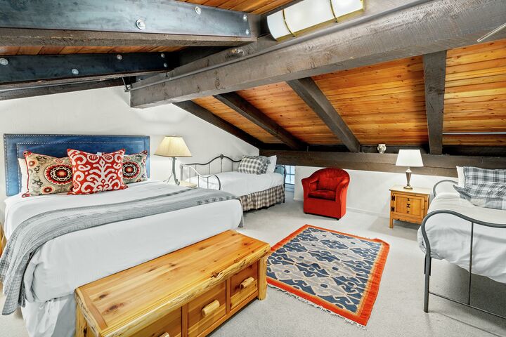 #2304 - Beech - Loft Bedroom