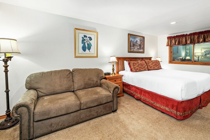 #3209 - Ivy - Master Bedroom