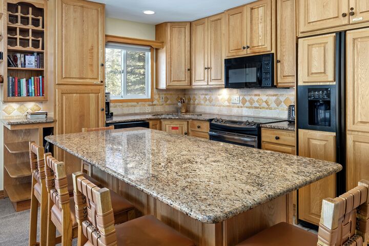 #3210 - Ivy - Kitchen