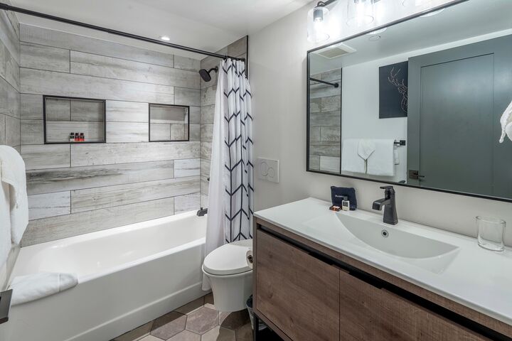 #1301 - Aspen - Bathroom