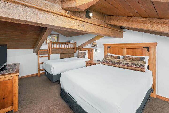 #1306 - Dogwood - Loft Bedroom