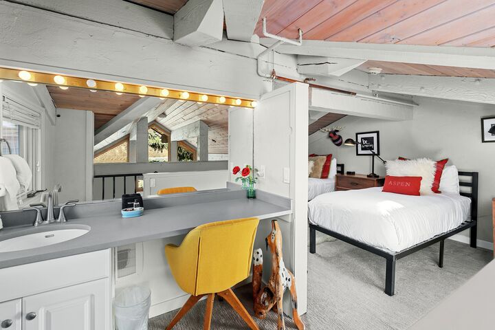 #1308 - Dogwood - Loft Bedroom