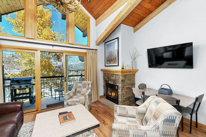 #1312 - Grape - Living Area