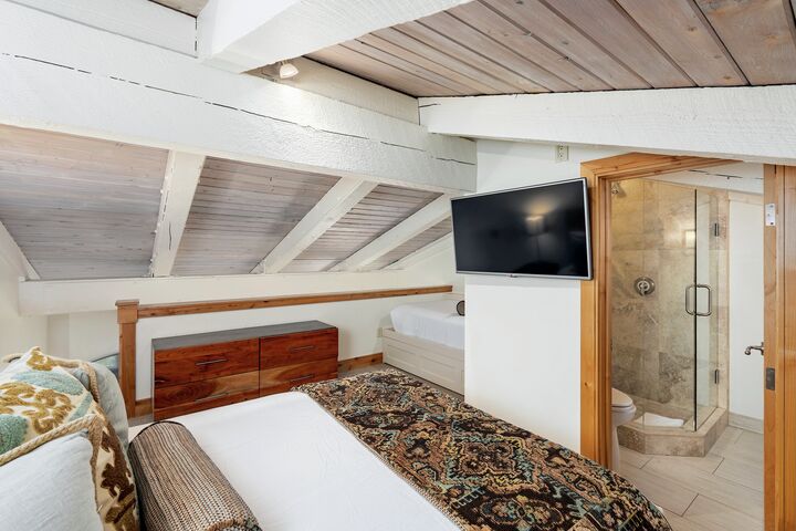 #2307 - Beech - Loft Bedroom