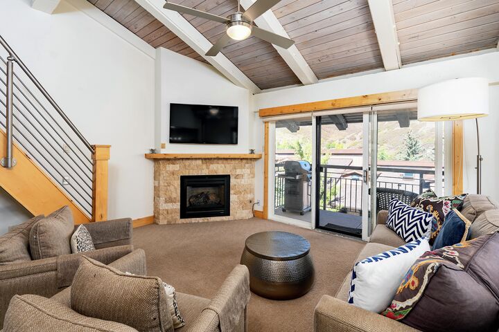 #2307 - Beech - Living Area