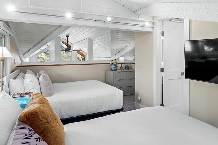 #2310 - Hickory - Loft Bedroom