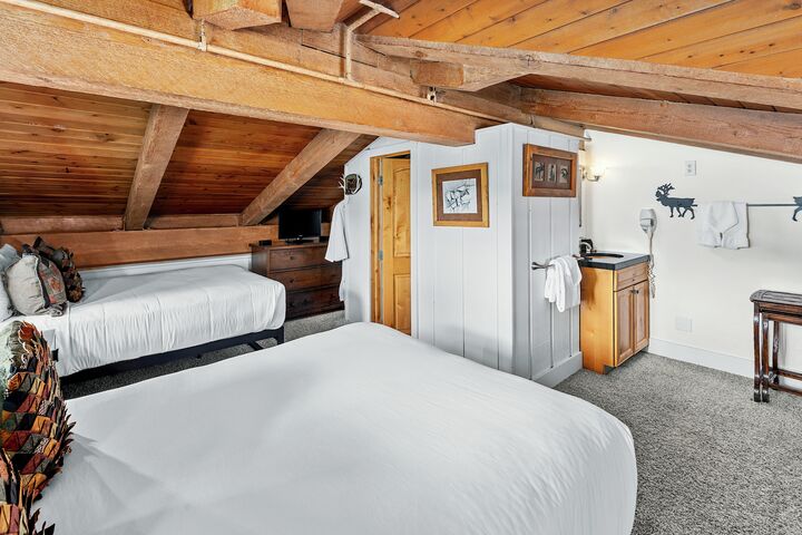 #2318 - Hickory - Loft Bedroom