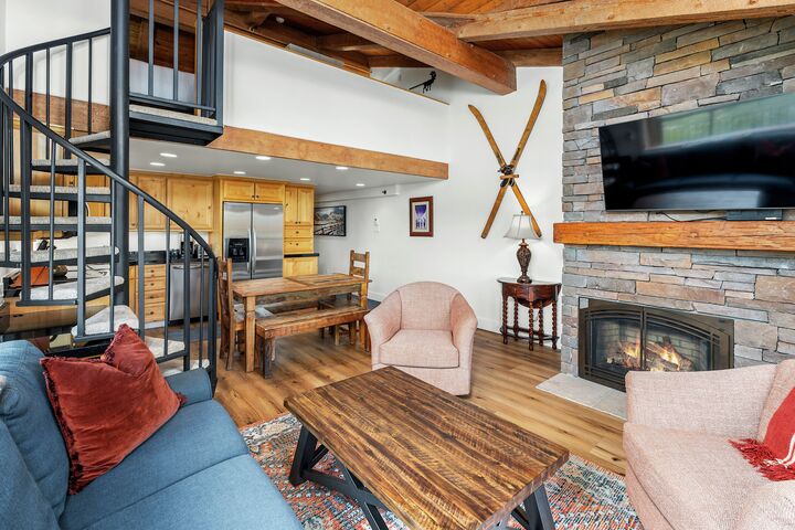 #2318 - Hickory - Living Area