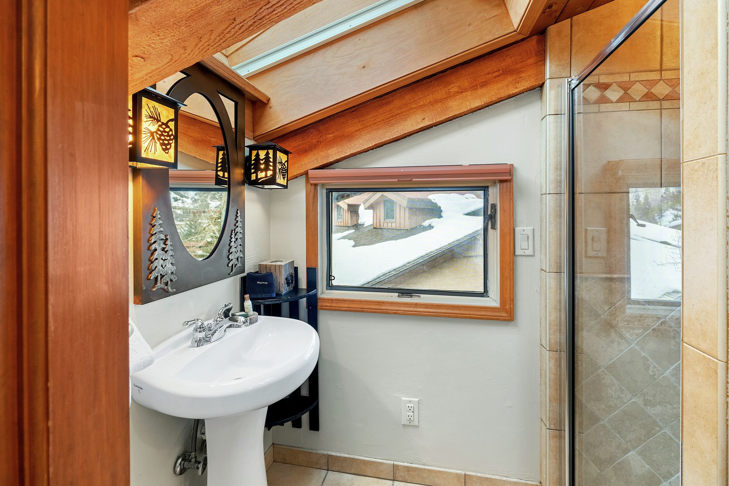 #3304 - Ivy - Loft Bathroom