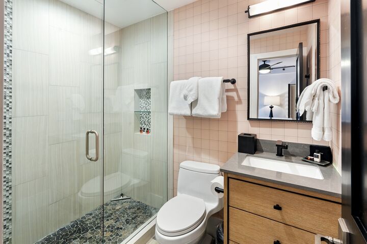 #1219 - Grape - Master Ensuite Bathroom