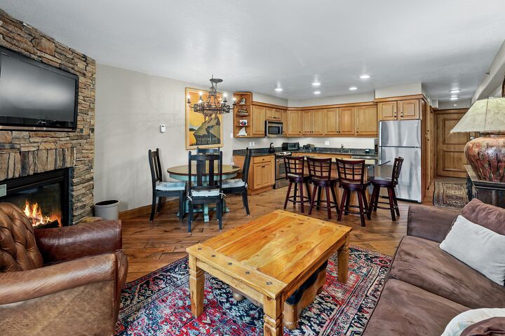 #2109 - Elm - Living Area