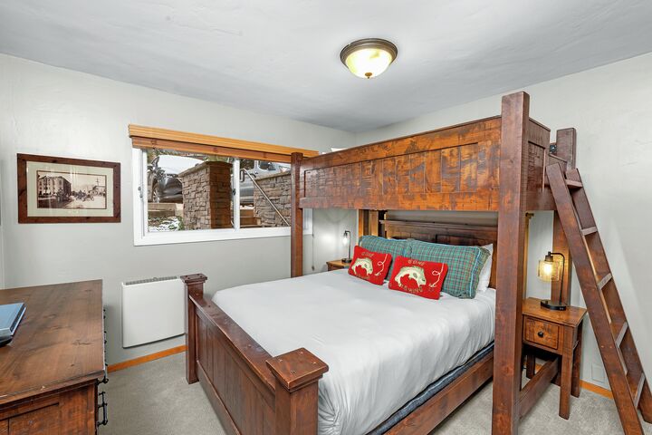 #2111 - Hickory - Bedroom