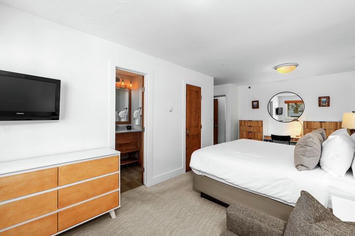 #2206 - Beech - Master Bedroom