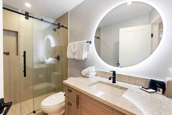 #2212 - Hickory - Bathroom