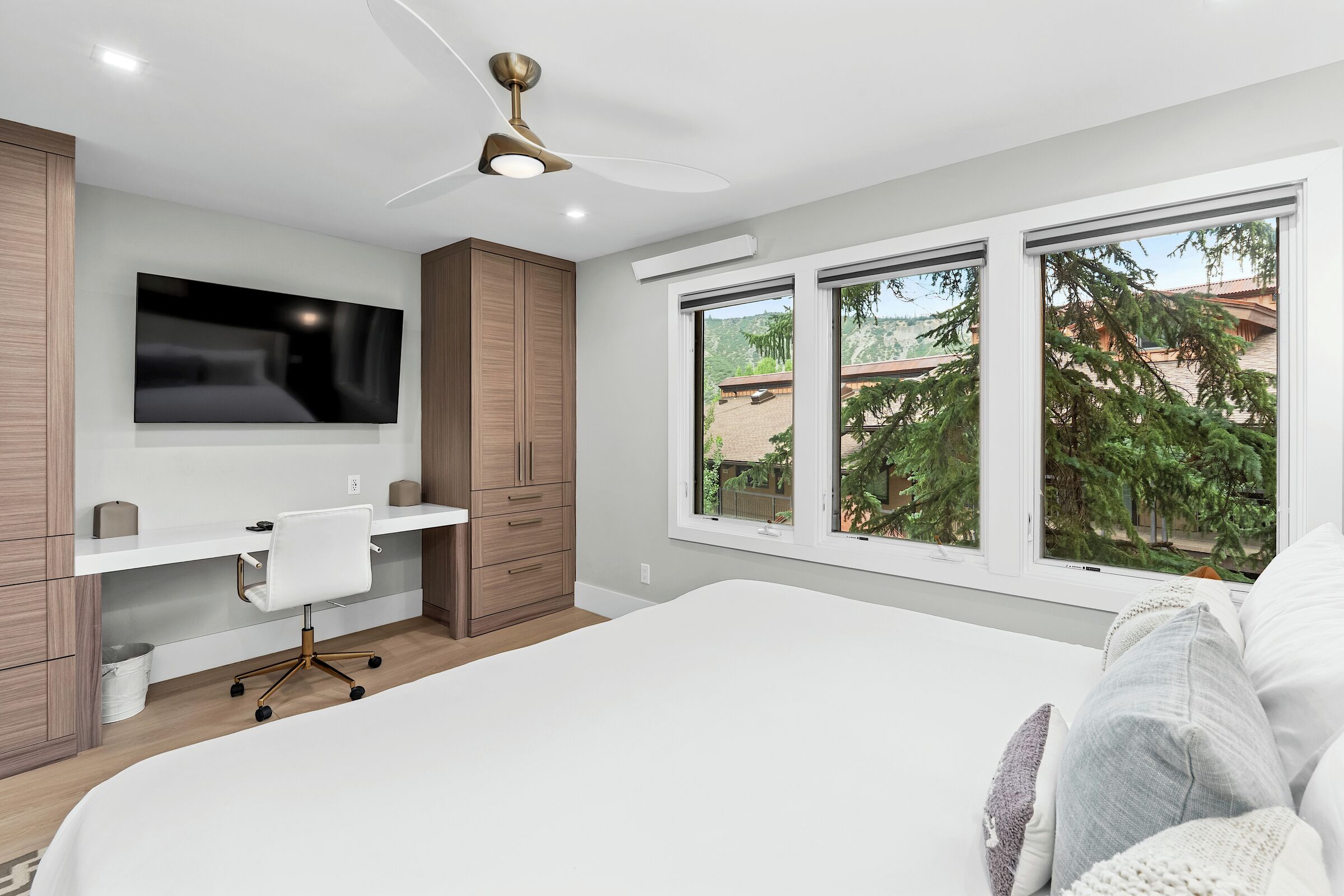 #2212 - Hickory - Master Bedroom