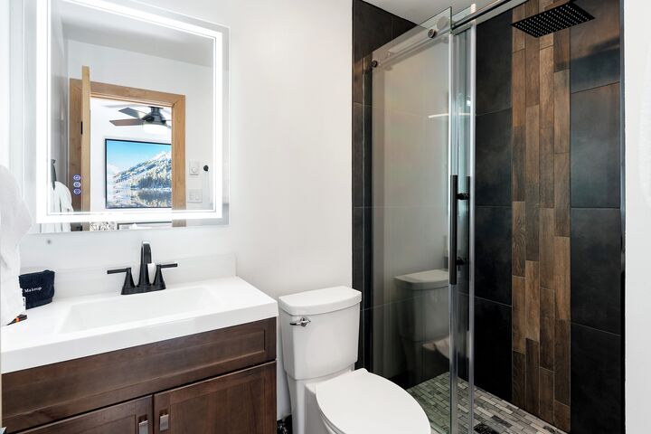#2213 - Hickory - Ensuite Bathroom
