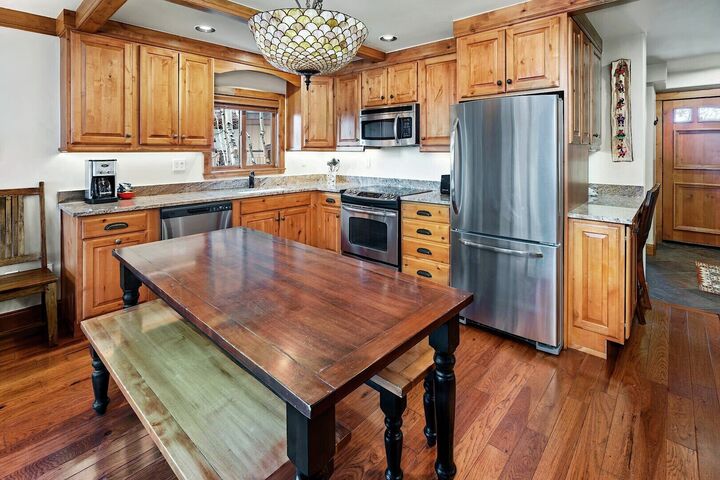 #3104 - Juniper - Dining Area & Kitchen