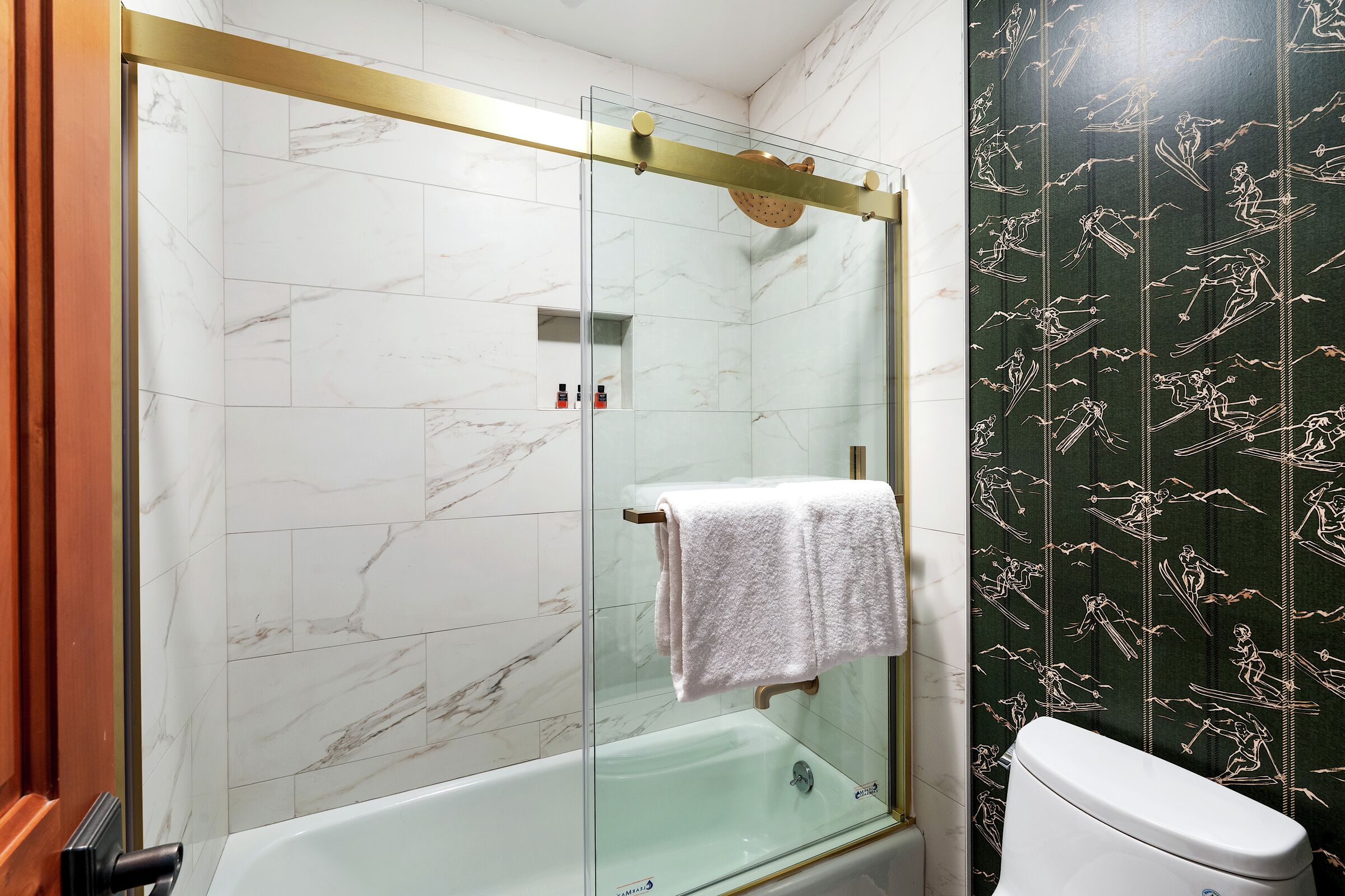 #3108 - Ivy - Ensuite Bathroom